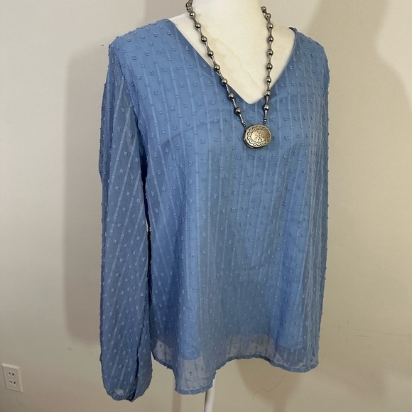 Shein sz lg top powder blue semi dressy long sleeves, lined, textured fabric - Picture 7 of 12